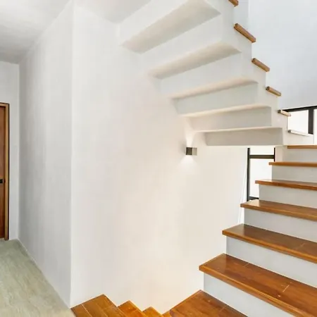 La Selva Minutes From Holiday home *