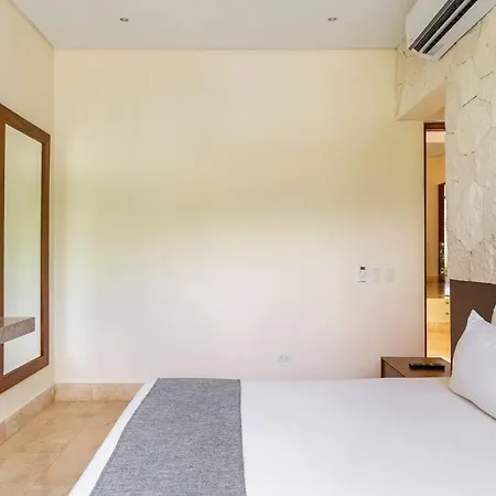 Luxurious Villa At Exclusive Gated Community La Privada Aldea Zama, 5 Bedroom Private Pool & Concierge Service * Tulum