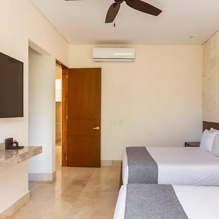 Luxurious Villa At Exclusive Gated Community La Privada Aldea Zama, 5 Bedroom Private Pool & Concierge Service Tulum