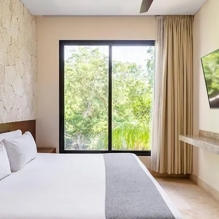 Luxurious Villa At Exclusive Gated Community La Privada Aldea Zama, 5 Bedroom Private Pool & Concierge Service Tulum