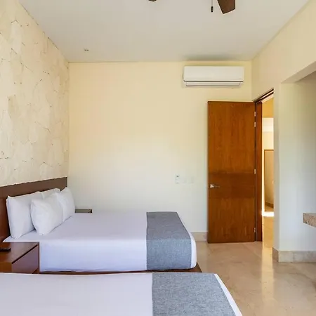 Luxurious Villa At Exclusive Gated Community La Privada Aldea Zama, 5 Bedroom Private Pool & Concierge Service Villa Tulum