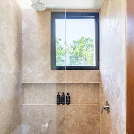Luxurious Villa At Exclusive Gated Community La Privada Aldea Zama, 5 Bedroom Private Pool & Concierge Service * Tulum