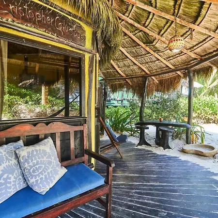 La Luna By Lockey Hotel *