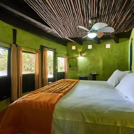 La Luna By Lockey Hotel