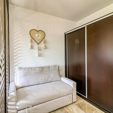 Hotel Menesse #204a Downtown