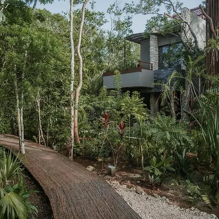 Apartment Alterhome Jungle Oasis In