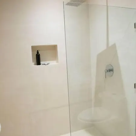 Great Location *high Speed Internet Apartment