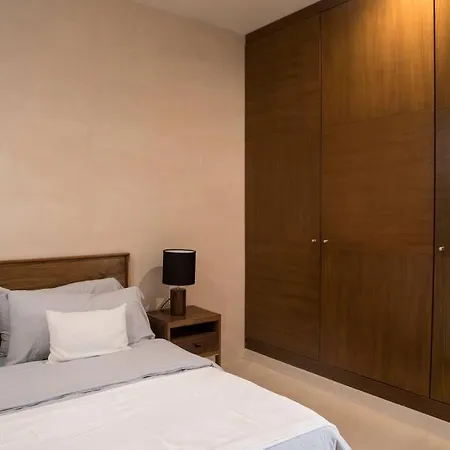 Apartment Great Location *high Speed Internet