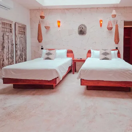 Naats Amigos Aparthotel