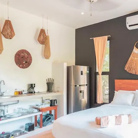 Naats Amigos Aparthotel