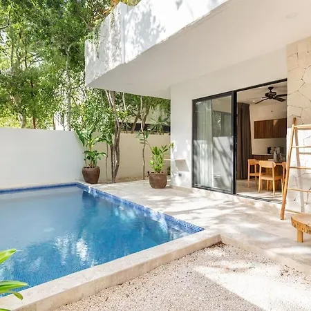 Private Hot Tub, Scooters, Pool, Outdoor Cinema, 750 Mb Apartment