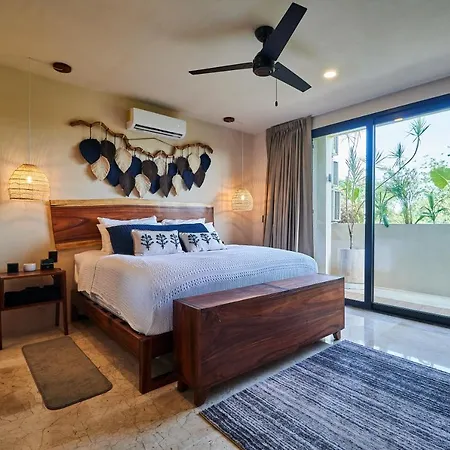 Spacious & Comfy Penthouse Oasis With Plunge Pool Apartment