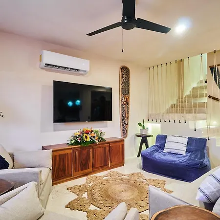 Spacious & Comfy Penthouse Oasis With Plunge Pool Apartment