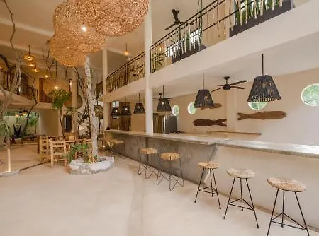 Koos Hotel