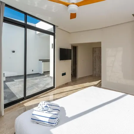Penthouse With Private Pool Apartment *