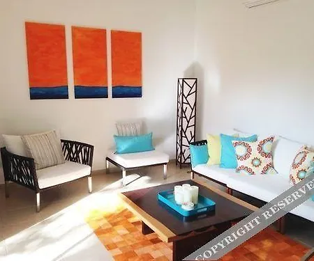 Nautica Apartment *