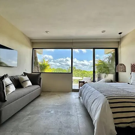 Xamira Loft In *