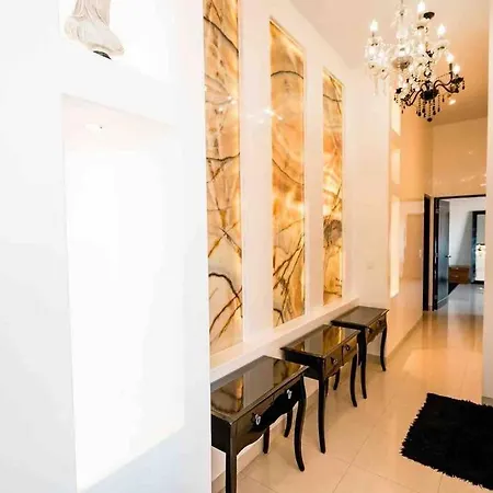 Old Listing - Blue Bay Villa