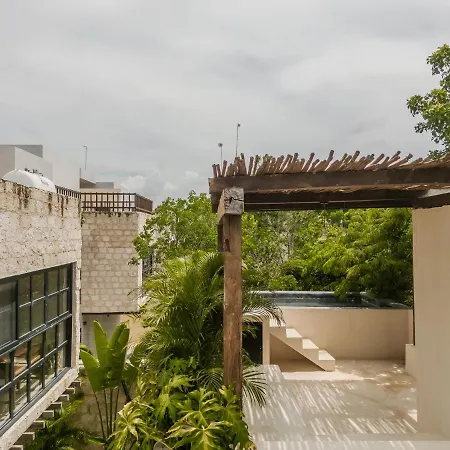 New Aura Jungle Getaway Holiday home *