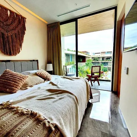Apartamento Mistiq Pent House 3 Recamaras, 3 Baños, Sala, Comedor, Terraza Y Jacuzzi Tulum