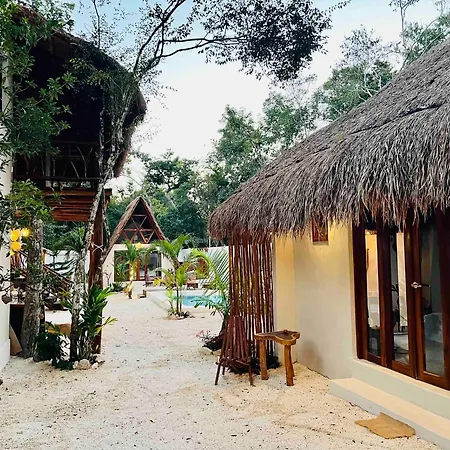 Tzunum Jade Lodge *