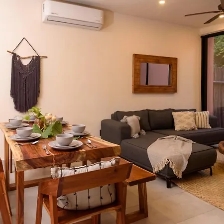 Privada En Cerrada Con Piscina Y Gym. Tulum