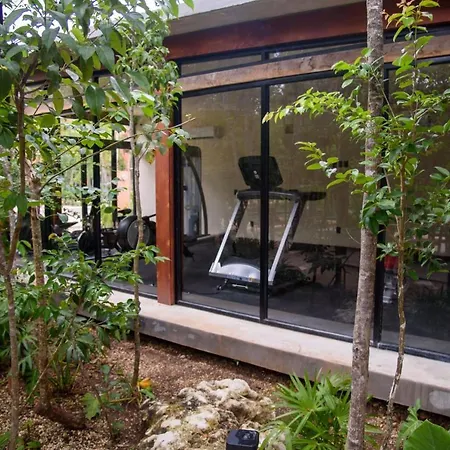 Hotel Privada En Cerrada Con Piscina Y Gym.