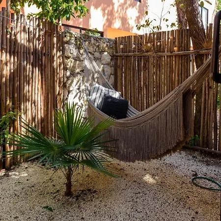 Privada En Cerrada Con Piscina Y Gym. 4*