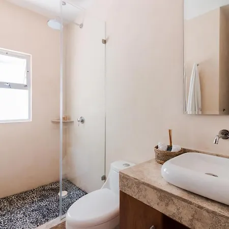 Laid Back In Tropical Vibe Apt Private Pool Apartment
