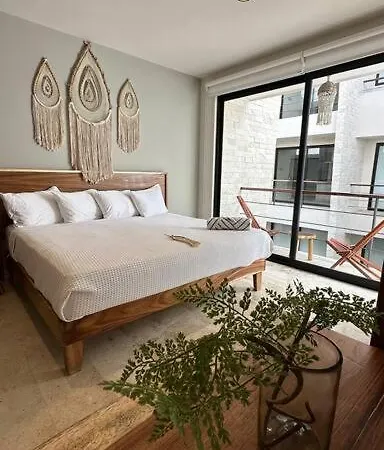 Apartment Jungle Oasis Secret *