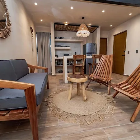 Downtown Loft W Rooftop Pool Apartment