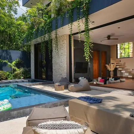 Maison Siscolino 4bdrm W/ Swimup & Rooftop Pools Villa