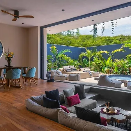 Villa Maison Siscolino 4bdrm W/ Swimup & Rooftop Pools *