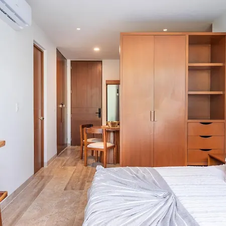 Beautiful With Private Pool Apartment *
