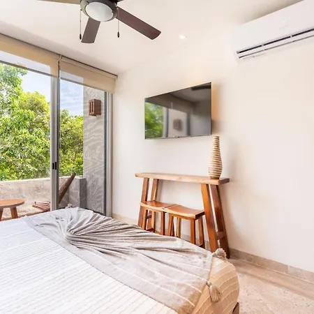 Beautiful With Private Pool Apartment