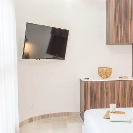 Modern Perfect For Couples And Remote Work Apartment *