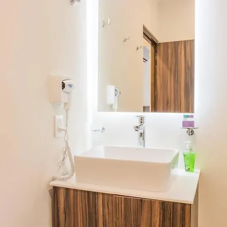 Modern Perfect For Couples And Remote Work Apartment