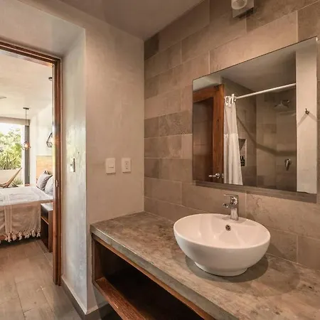 2br, 2 Pools, Gym, 15min From Apartment *