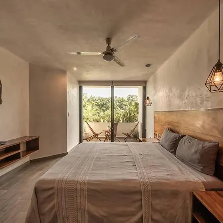 2br, 2 Pools, Gym, 15min From *