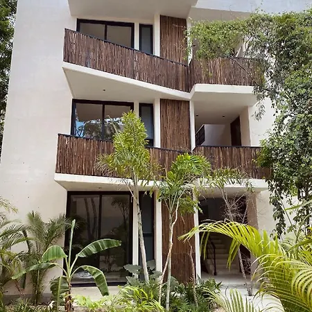 Luxurious Jungle Apartment *