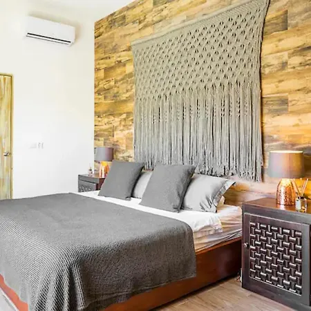 Casa Lou, Large House And Pool, Beach Club Access Tulum