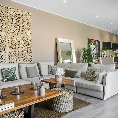 Holiday home Casa Lou, Large House And Pool, Beach Club Access