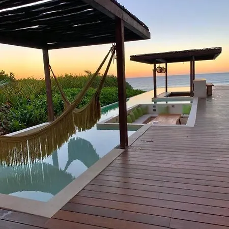 Jungle Retreat With 2 Pools & Private Access