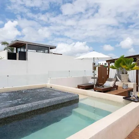 20 Guests 5 Min Beach+rooftop Pool Jacuzzi