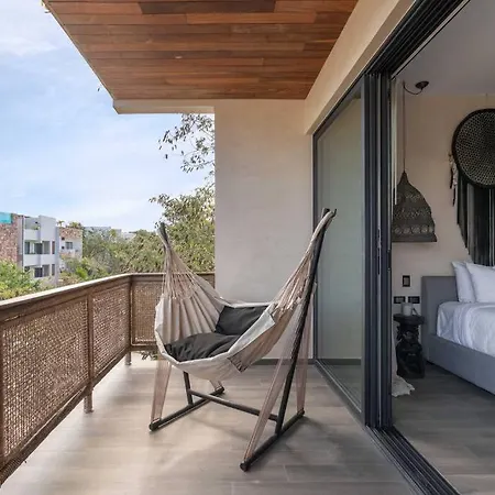 20 Guests 5 Min Beach+rooftop Pool Jacuzzi