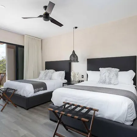 20 Guests 5 Min Beach+rooftop Pool Jacuzzi Villa Tulum