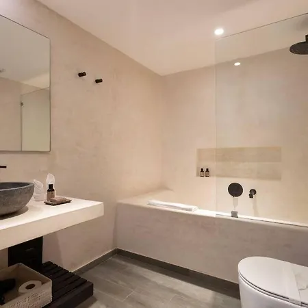 20 Guests 5 Min Beach+rooftop Pool Jacuzzi *