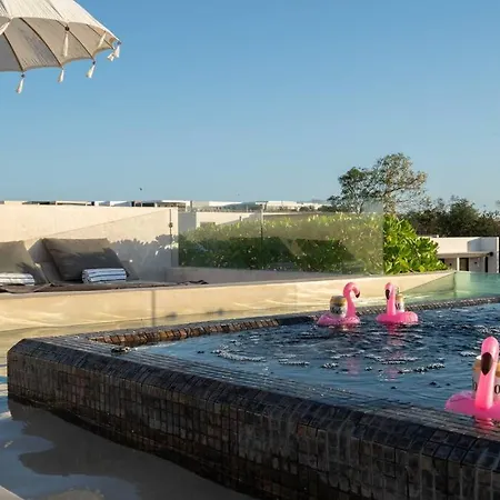 20 Guests 5 Min Beach+rooftop Pool Jacuzzi *