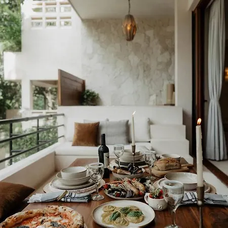 Jungle Luxe: Private Hottub, Terrace - Holistika Apartment *