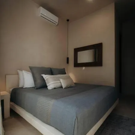 Jungle Luxe: Private Hottub, Terrace - Holistika Apartment *